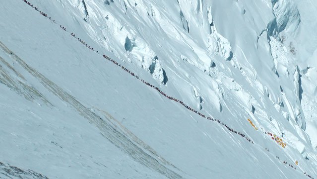 long-lines-up-everest_fe